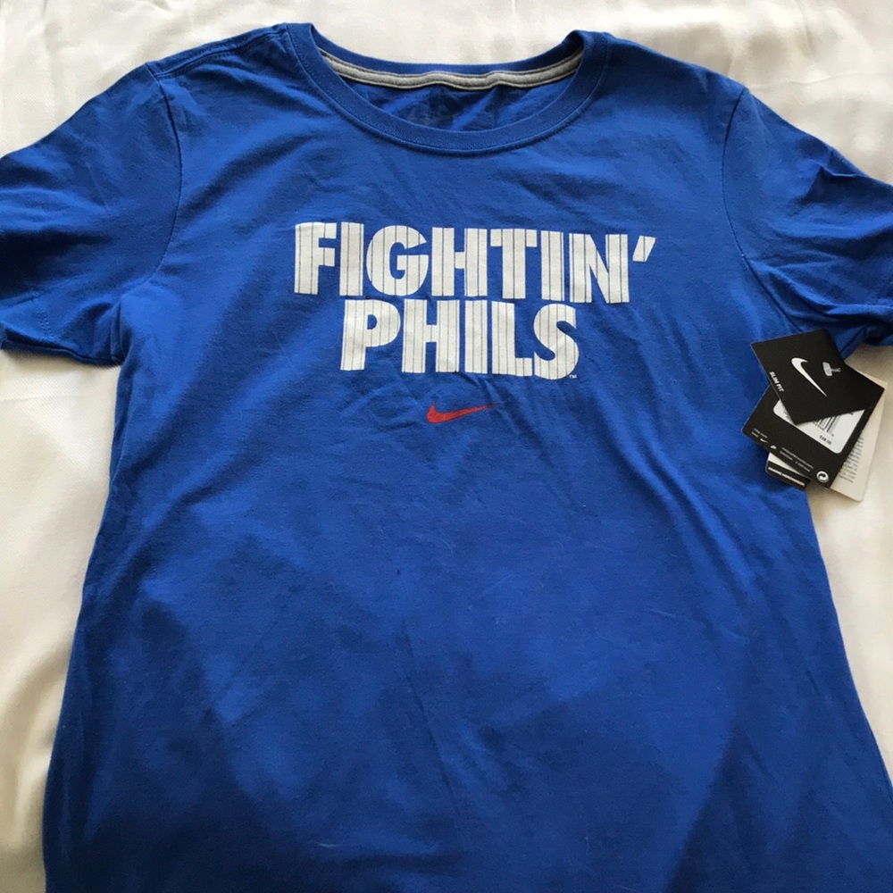 Philadelphia Phillies Women’s Slim Fit Tee